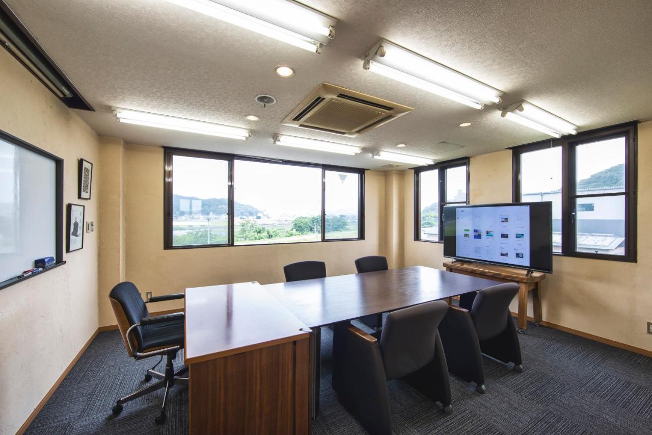 Business Hotel New Daiei Asikaga Kültér fotó